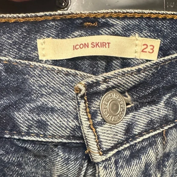Levi's Denim Skirt ICON Stretch Worn Once EXC LIKE NEW CONDITION - Picture 11 of 17